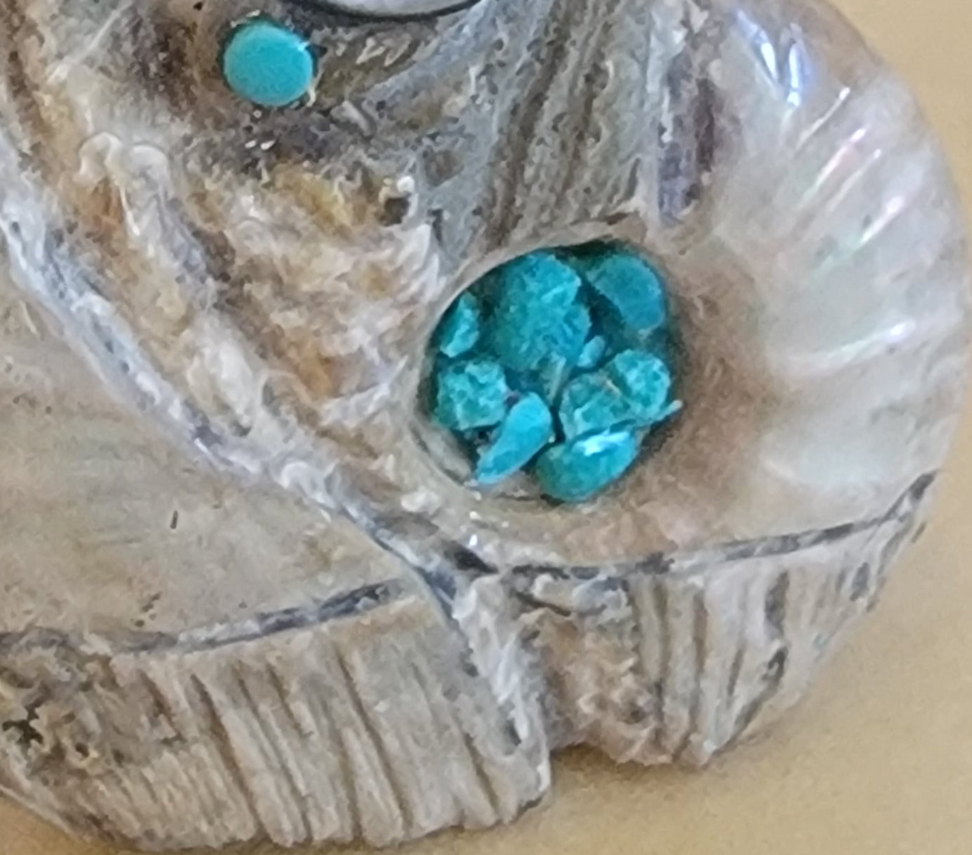 Ammonite Zuni Maiden w/ Olla Zuni Fetish