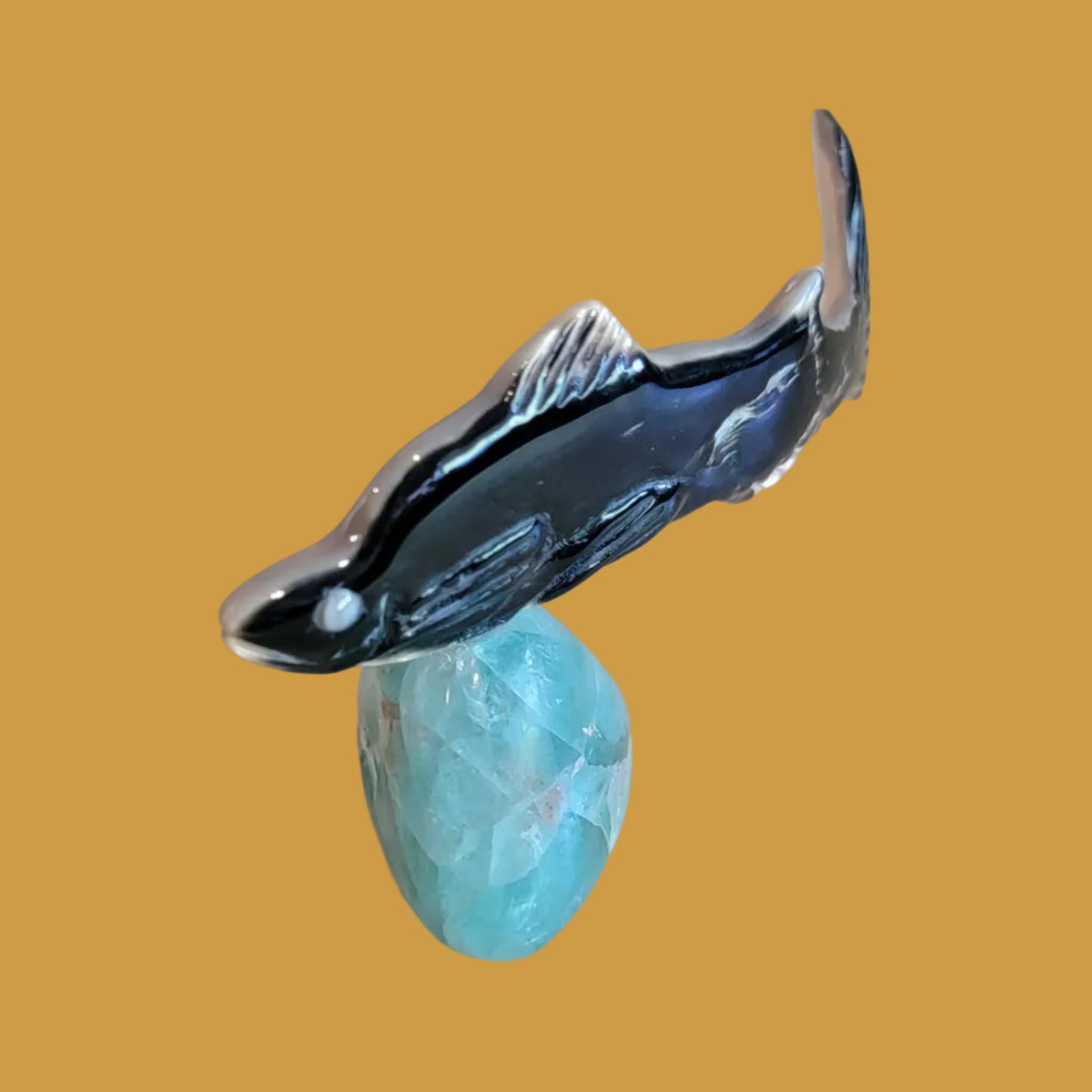 Silver Lip Shell Fish w/Fluorite Base Zuni Fetish