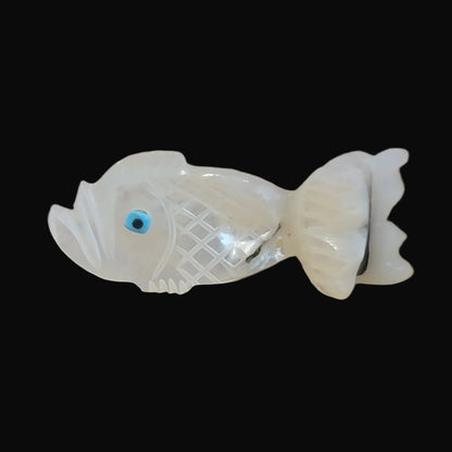 Mother of Pearl Bass/Fish Zuni Fetish