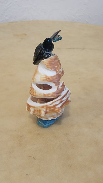 Raven w/Fish on Shell Perch Zuni Fetish