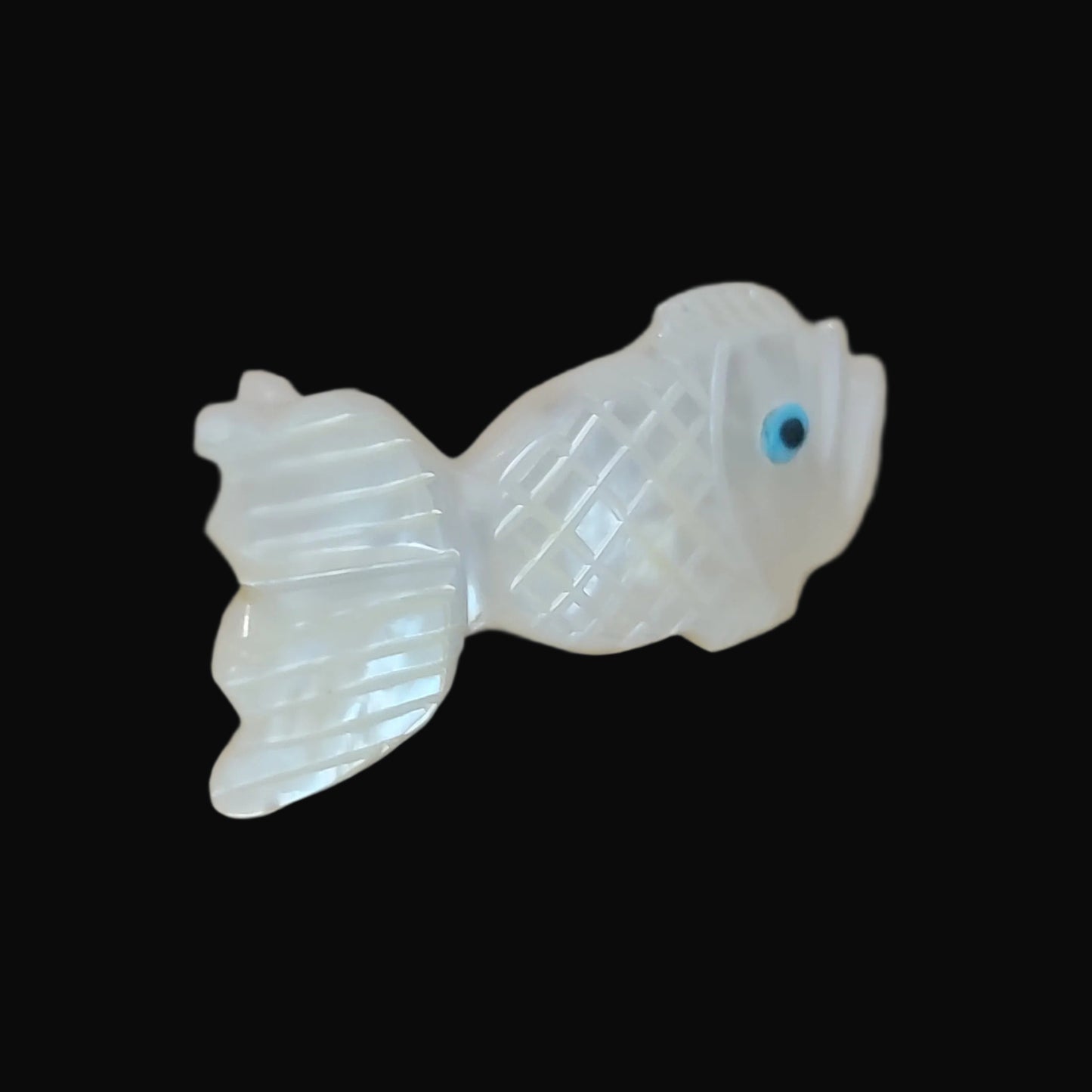 Mother of Pearl Bass/Fish Zuni Fetish