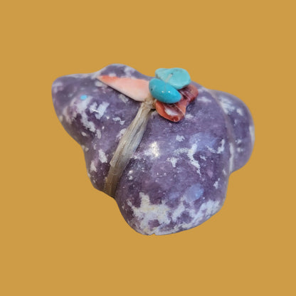 Lepidolite Frog w/Pack Zuni Fetish