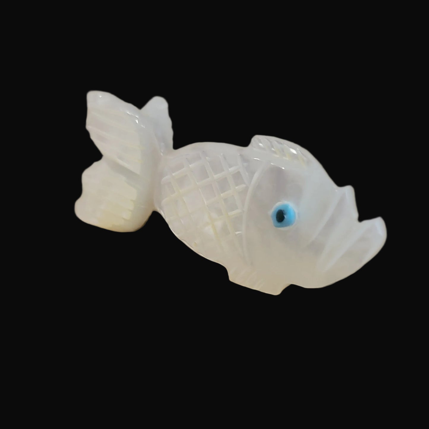 Mother of Pearl Bass/Fish Zuni Fetish