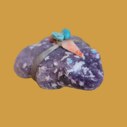 Lepidolite Frog w/Pack Zuni Fetish