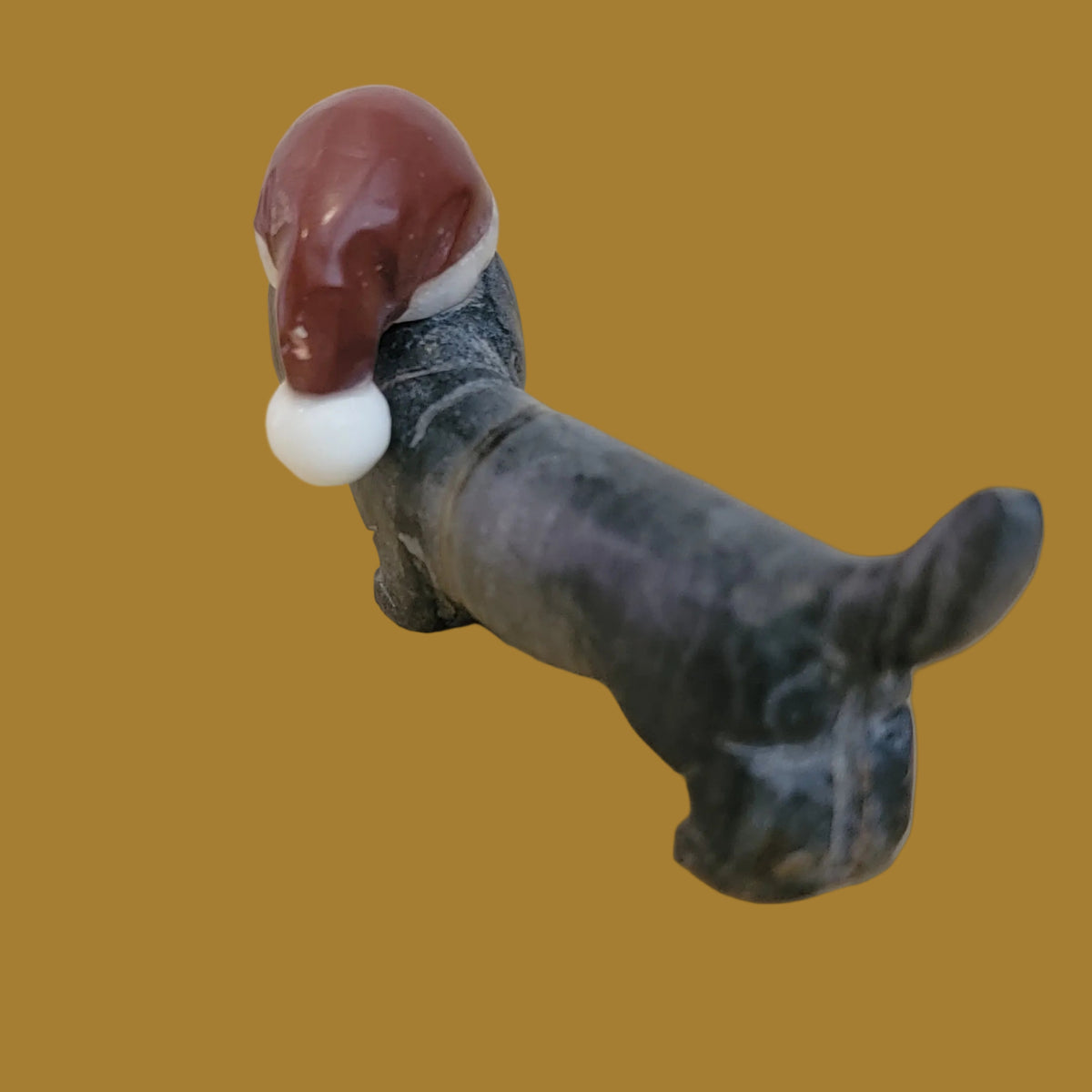 Holiday Dachshund/Weenie Pup w/Hat Zuni Fetish