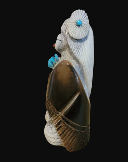 Beautiful Zuni Maiden w/Mano and Metate Zuni Fetish