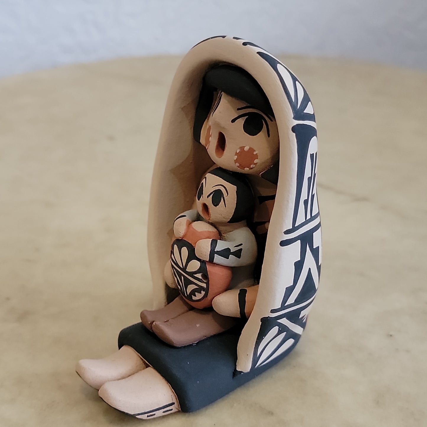 ChrisLynn Fragua Jemez Pueblo Pottery Storyteller w/One baby